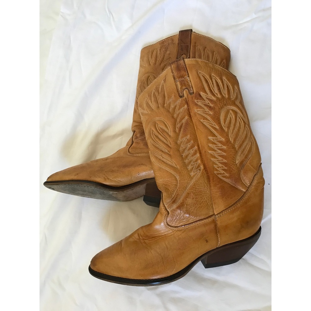 Zodiac beige leather cowboy boots size 6M